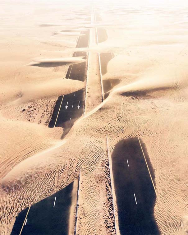 Εκπληκτικές φωτογραφίες δείχνουν την έρημο να κατακτά το Ντουμπάι και το Αμπού Ντάμπι (7)