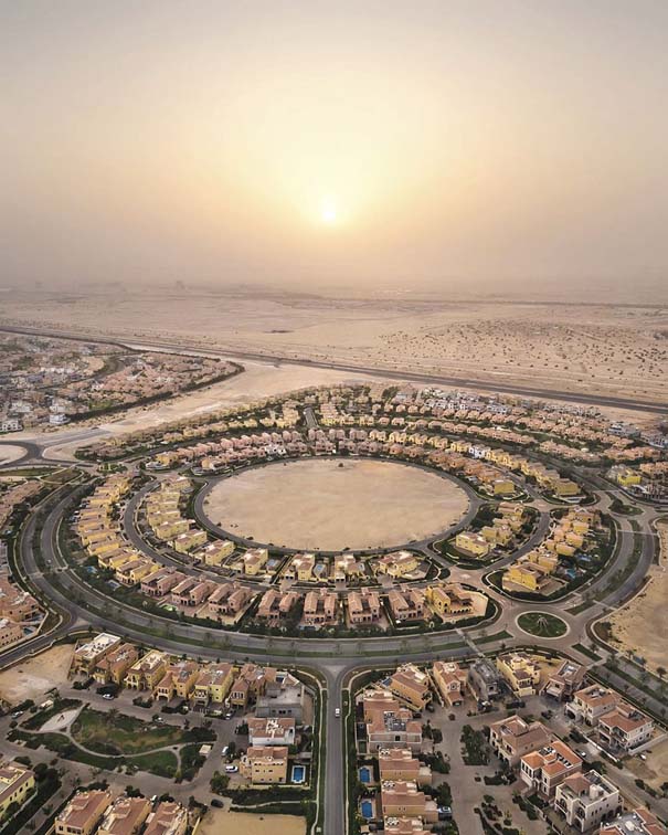 Εκπληκτικές φωτογραφίες δείχνουν την έρημο να κατακτά το Ντουμπάι και το Αμπού Ντάμπι (16)