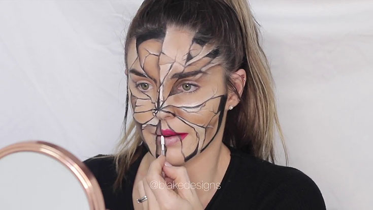 Δημιουργώντας ένα απίστευτο μακιγιάζ οφθαλμαπάτη που μοιάζει με ραγισμένο πρόσωπο
